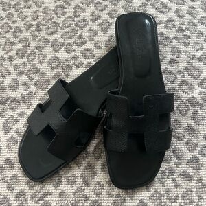 Hermes Black Oran Sandals - SZ 40